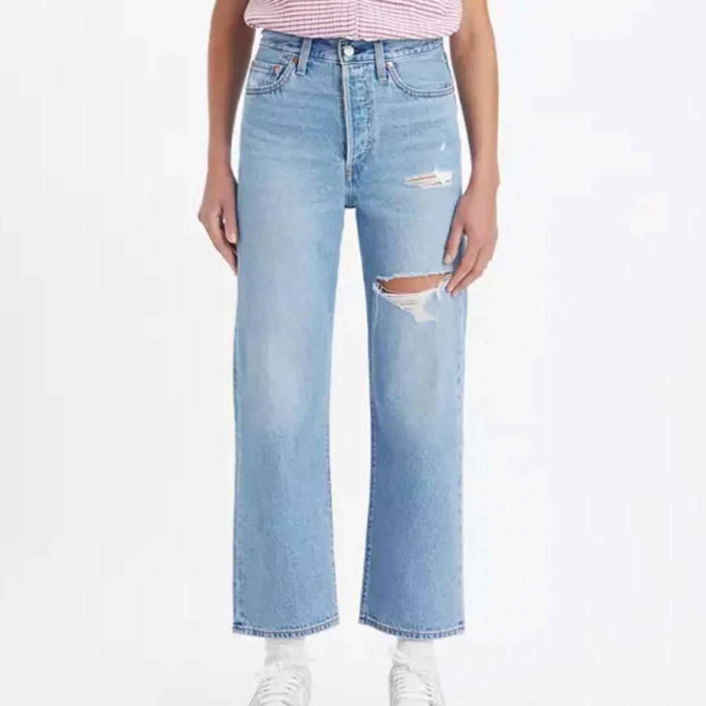 Levi's Ribcage Straight Ankle jeans, color IN THE MIDDLE W DAMAGE size 3…